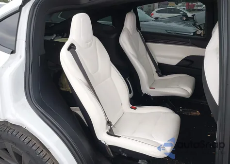 2022 Tesla Model X Plaid Tri Motor All-Wheel Drive z USA, uszkodzony, nr VIN 7SAXCBE62NF336596